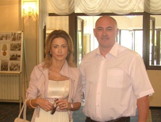 Nedea şi şeful de BCCOA Constanţa, actorii principali într-o nuntă rock-baroc